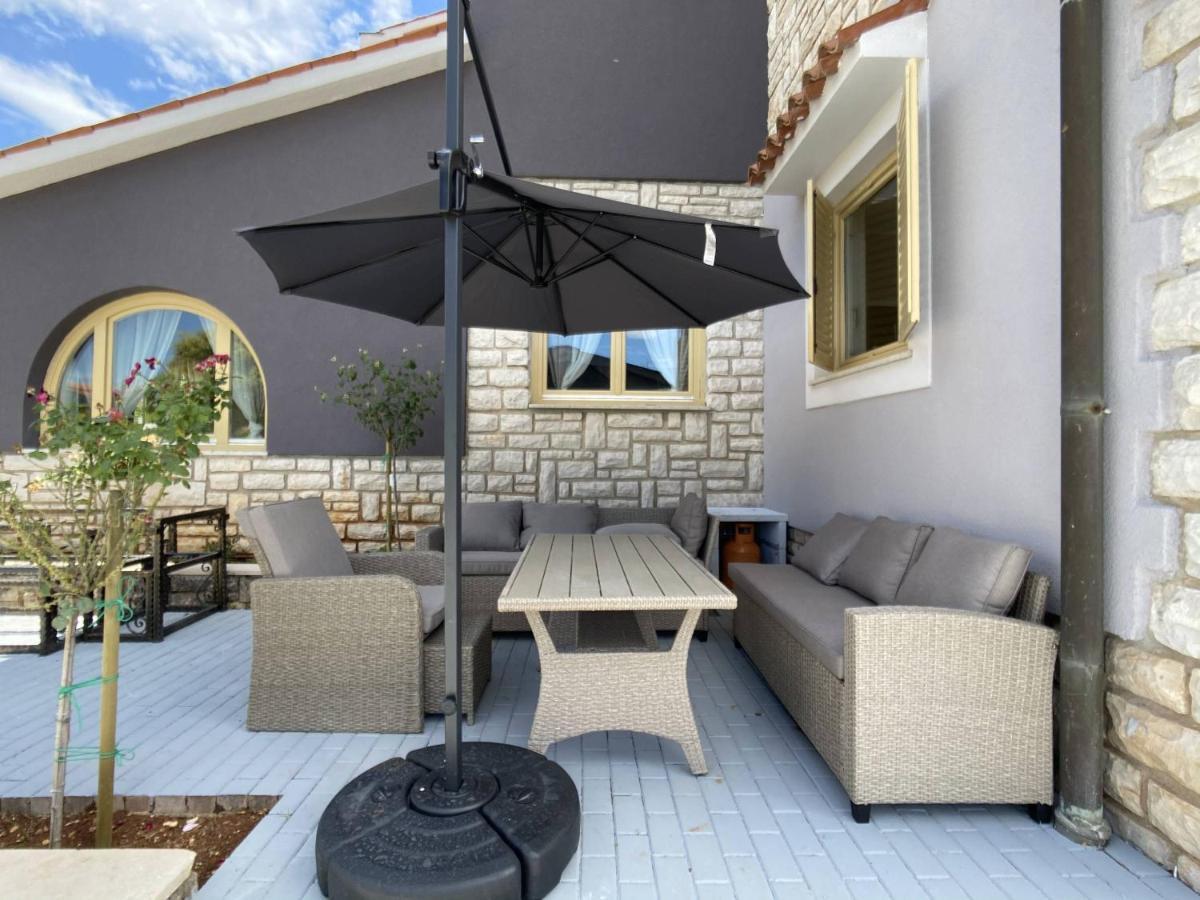Villa Zorica Porec Exterior photo